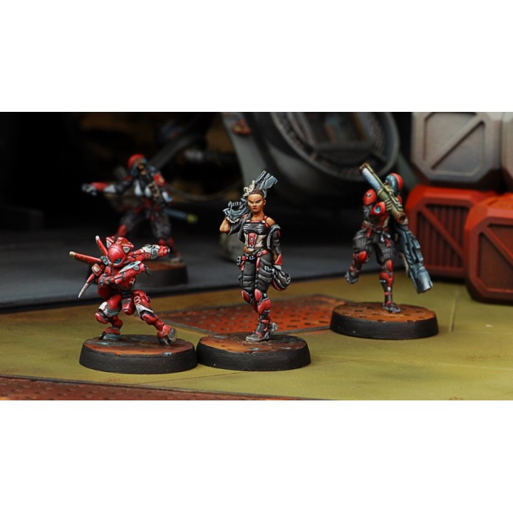 Infinity (Corvus Belli) - Carlota Kowalsky & Moriarty (Fusil Combi + Lance-flamm