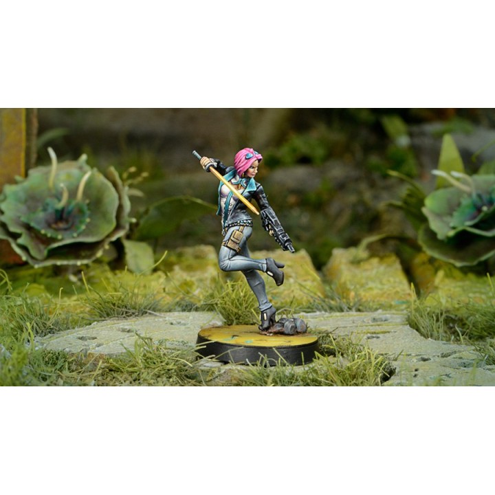 Infinity (Corvus Belli) - Miranda Ashcroft, Authorized Bounty Hunter (Combi Rifl